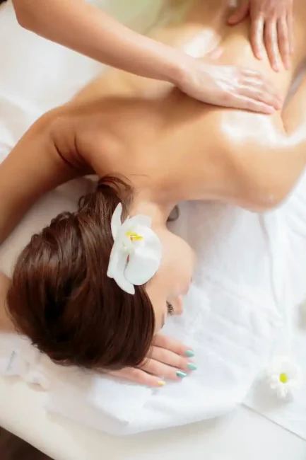 Massagem terapêutica e shiatsu em Lisboa para aliviar tensão e restaurar o equilíbrio, com a massoterapeuta Margarete Lazaretti